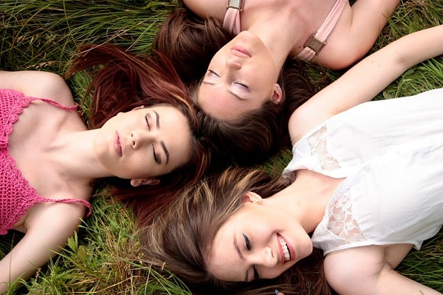 women 1487825 640